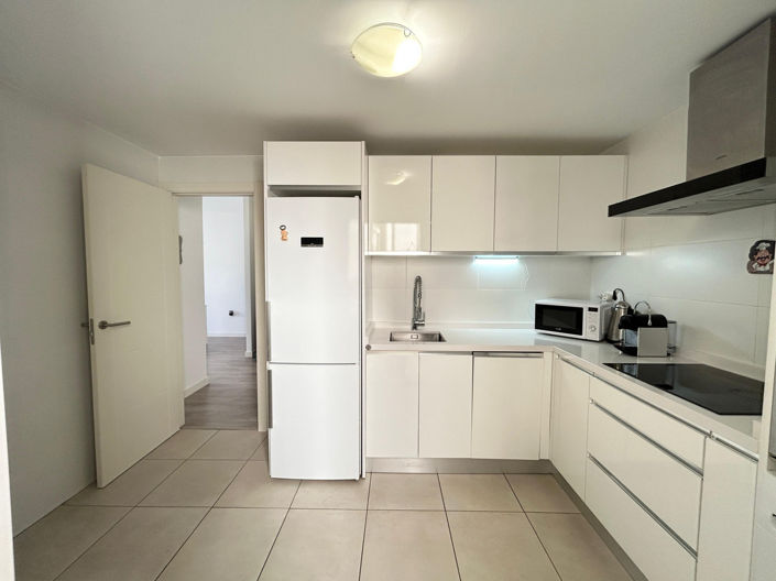 Image No.12-3 Bed Apartment for sale