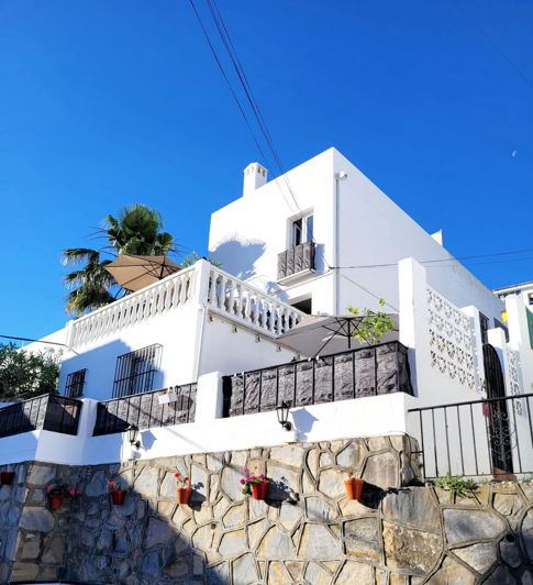 Image No.1-3 Bed Townhouse for sale