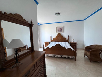 lcauig9mqwn23-79897b85162c6a486c7a4d1eb46924d