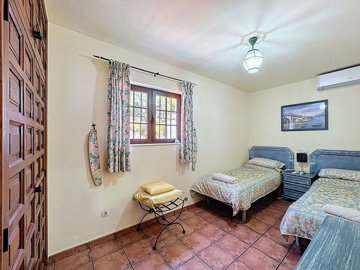 vvqs3u6j9924-613bbc26f32d7013d348ef202dd30a43