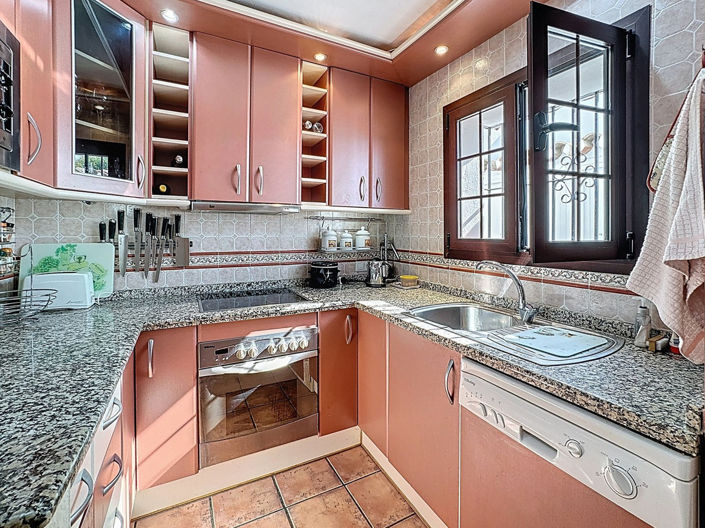 Image No.6-3 Bed Townhouse for sale