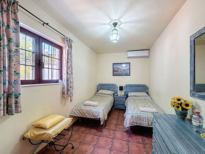 Image No.8-3 Bed Townhouse for sale