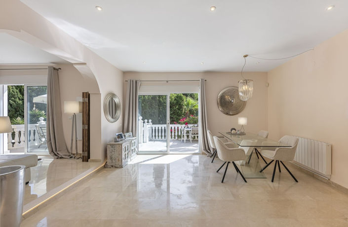 Image No.10-4 Bed Villa for sale