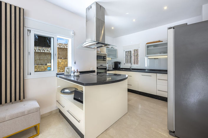 Image No.12-4 Bed Villa for sale