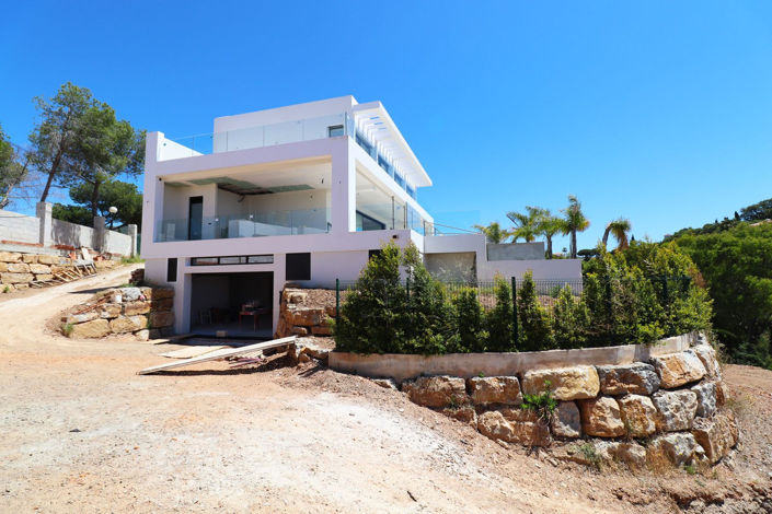 Image No.3-4 Bed Villa for sale