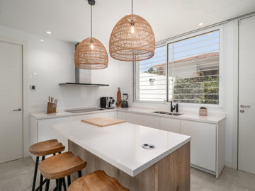 4pkyxbyebhv11-20939a0134ad724a8cb2a801094d15a