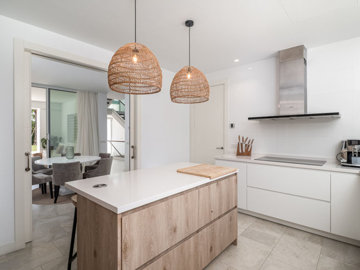 stjiunp95b12-53013098fcab6c38b1379cd33298e050