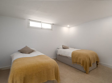 jrt79e8gu35-53608d01401493ba18e3704836160563