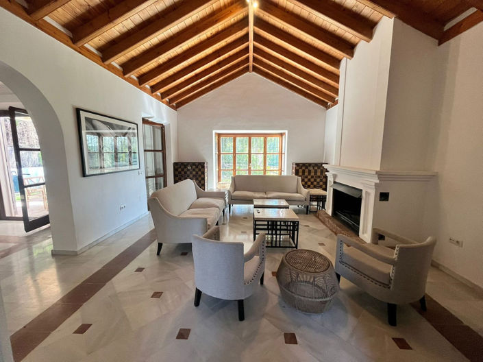 Image No.5-5 Bed Villa for sale