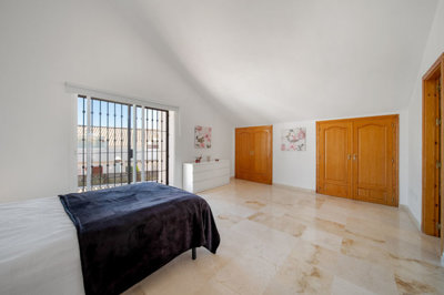 cz1barnsuha10-bb915d1cb19341576dcdc994b81ab9c