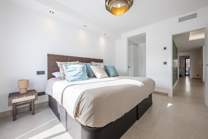 Image No.10-3 Bed Apartment for sale