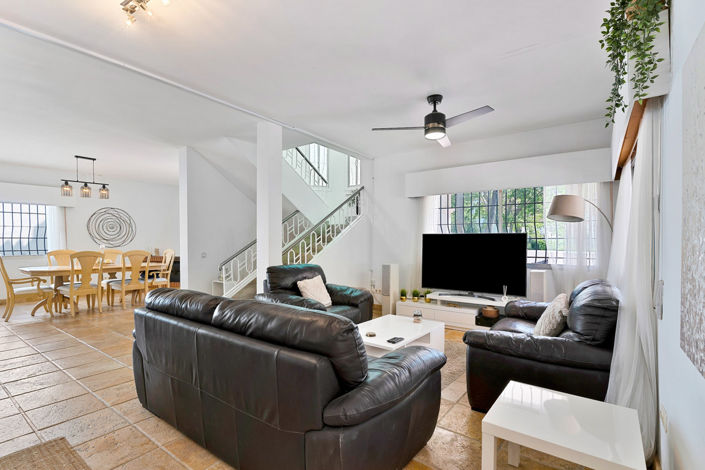 Image No.5-5 Bed Villa for sale