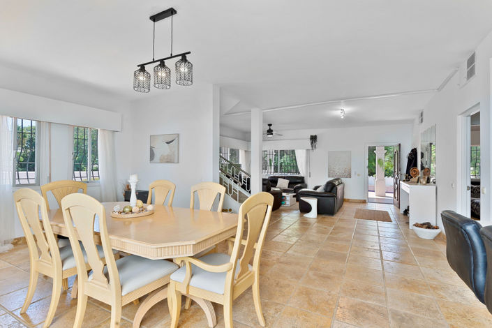 Image No.7-5 Bed Villa for sale