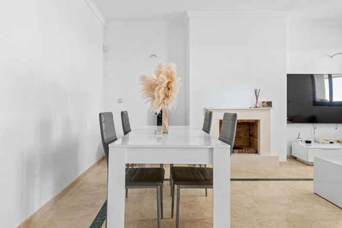 Image No.10-2 Bed Townhouse for sale