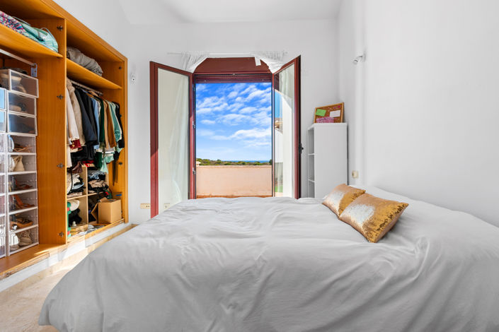 Image No.14-2 Bed Townhouse for sale