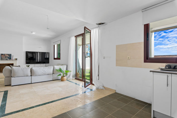 Image No.8-2 Bed Townhouse for sale