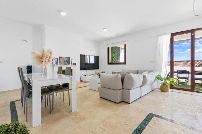 Image No.9-2 Bed Townhouse for sale