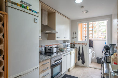 f7vnj76iezk11-20939a0134ad724a8cb2a801094d15a