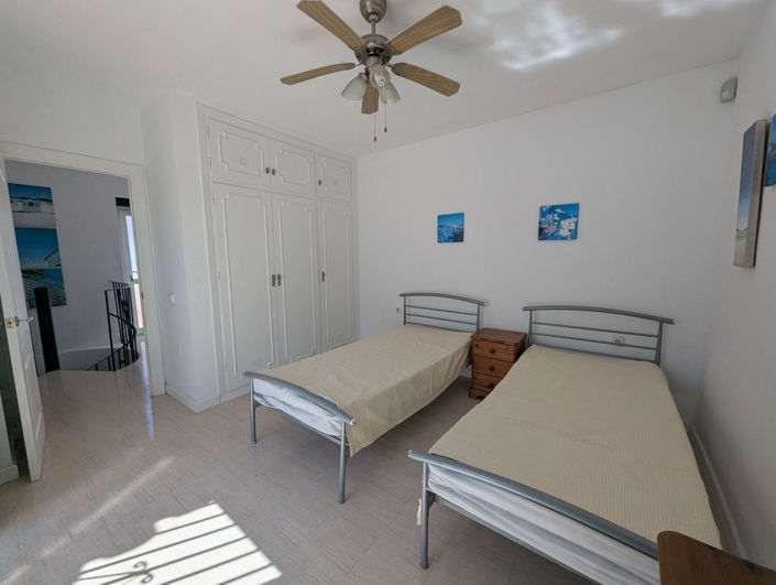 Image No.20-3 Bed Townhouse for sale