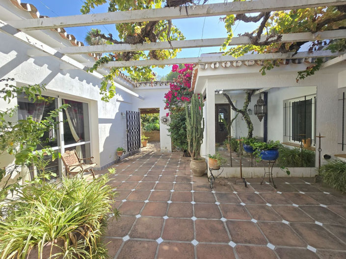 Image No.10-6 Bed Finca for sale