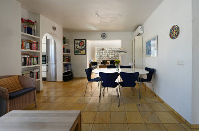 5a4u0d9x7wj10-bb915d1cb19341576dcdc994b81ab9c