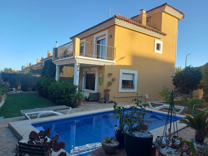 Image No.1-3 Bed Villa for sale