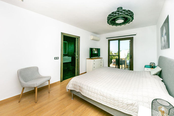 Image No.15-3 Bed Villa for sale