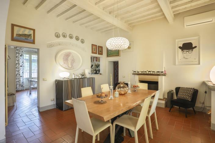 Image No.10-4 Bed Villa for sale