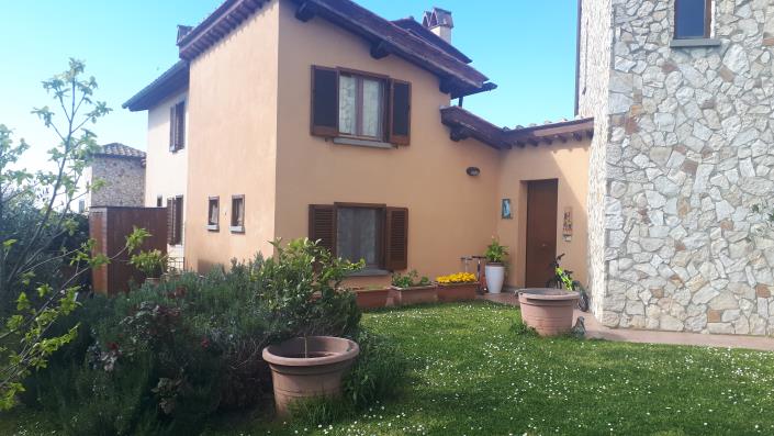 Image No.2-4 Bed Townhouse for sale