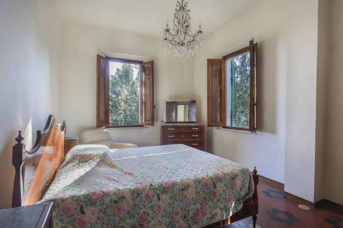 Image No.21-5 Bed Country Property for sale