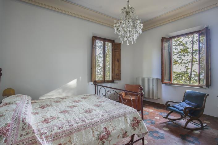 Image No.22-5 Bed Country Property for sale