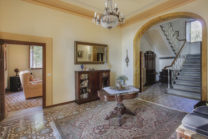 Image No.9-5 Bed Country Property for sale