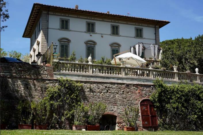 Image No.1-6 Bed Villa for sale