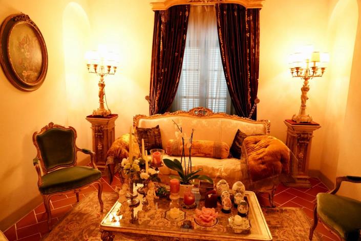 Image No.10-6 Bed Villa for sale