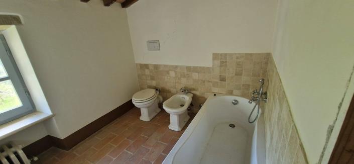 Image No.31-18 Bed Property for sale