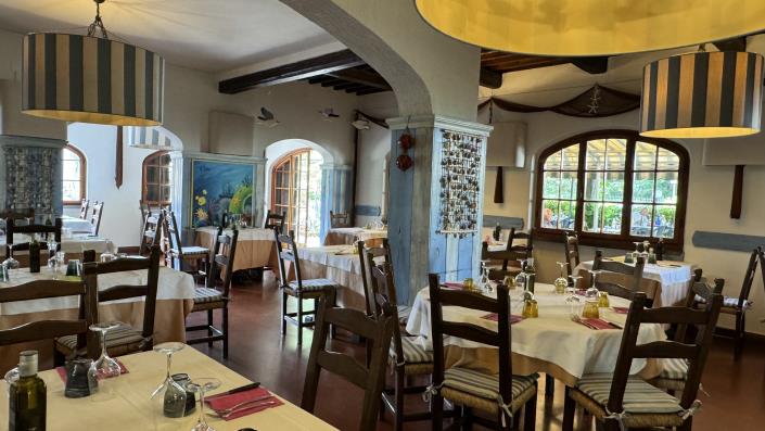 Image No.10-16 Bed Hotel for sale