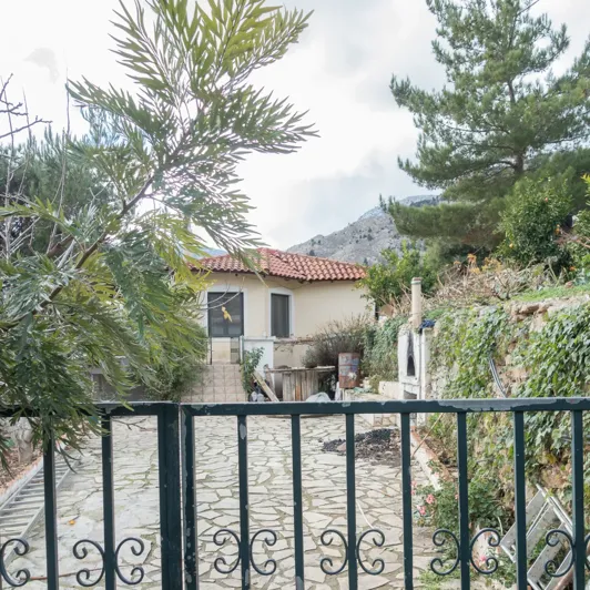 Image No.2-4 Bed Property for sale