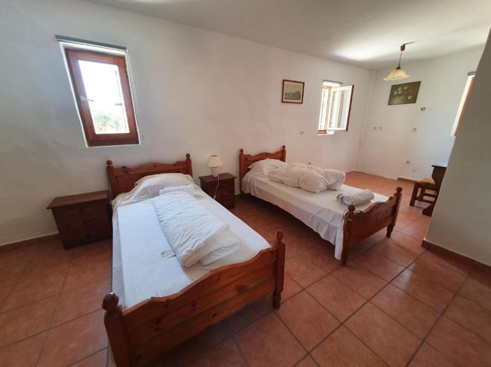 Image No.9-2 Bed Property for sale