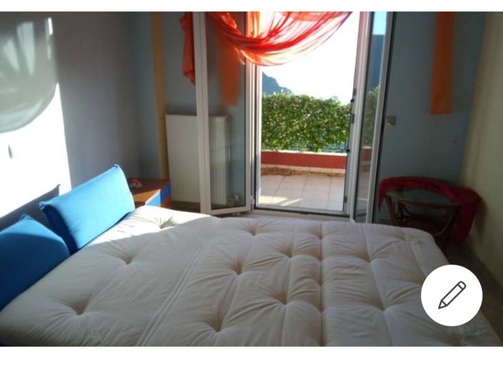 Image No.8-3 Bed Property for sale