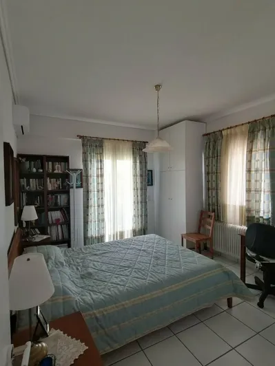 Image No.10-4 Bed Property for sale