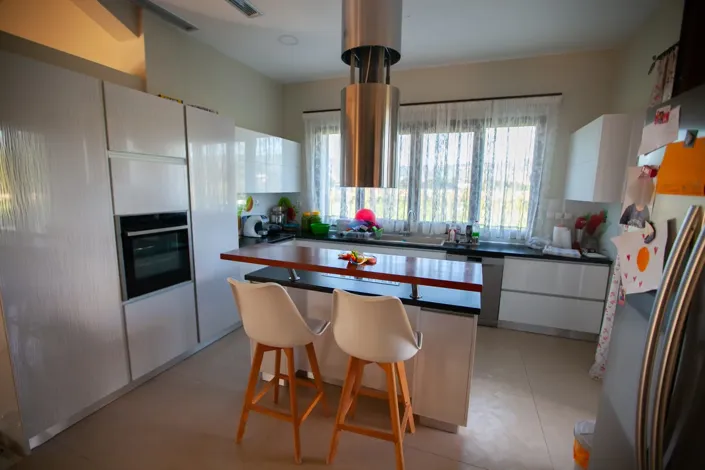 Image No.12-4 Bed Villa for sale