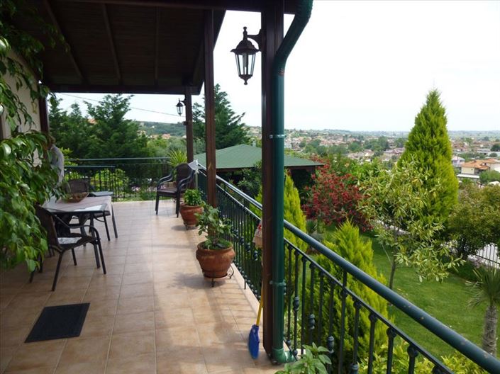 Image No.10-2 Bed Property for sale