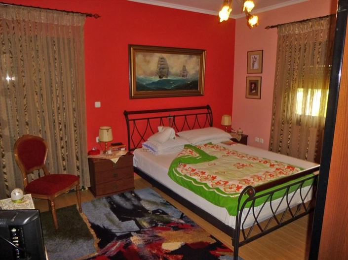 Image No.14-2 Bed Property for sale