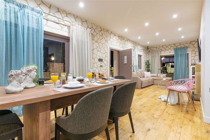 Image No.42-2 Bed Villa for sale