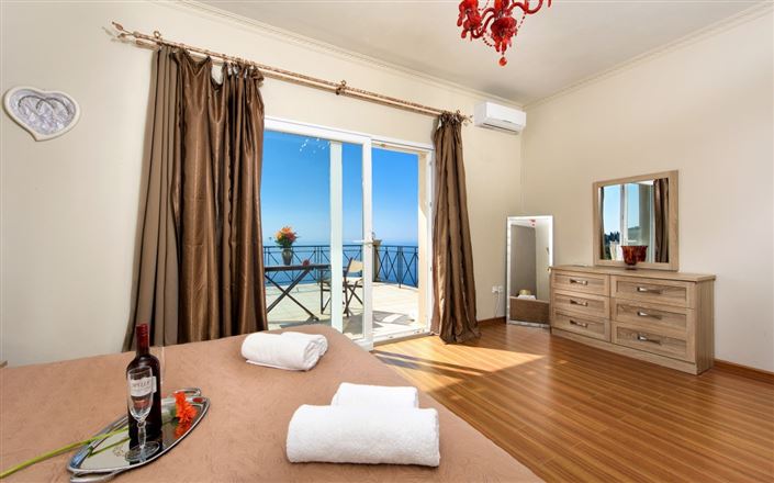 Image No.8-3 Bed Villa for sale