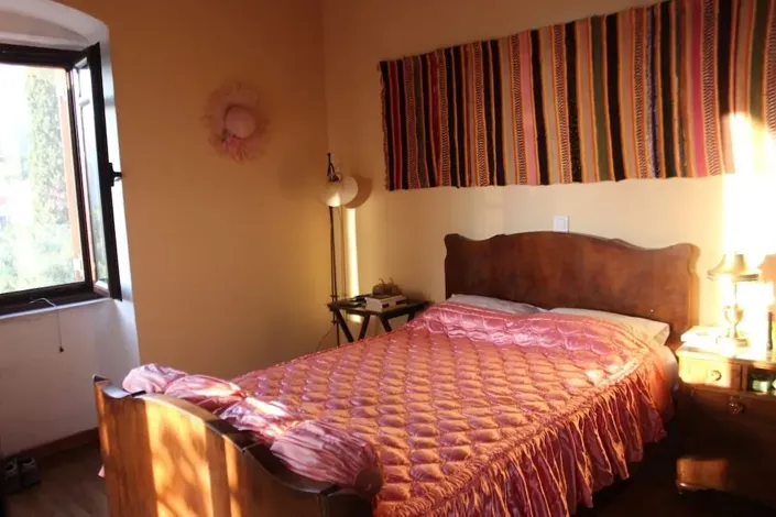 Image No.10-3 Bed Property for sale