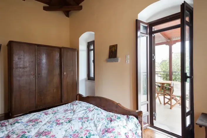 Image No.11-3 Bed Property for sale