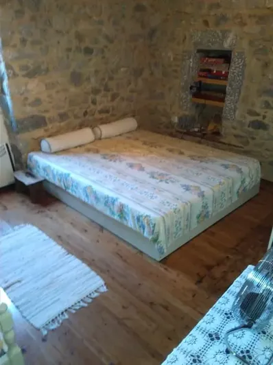 Image No.12-3 Bed Property for sale