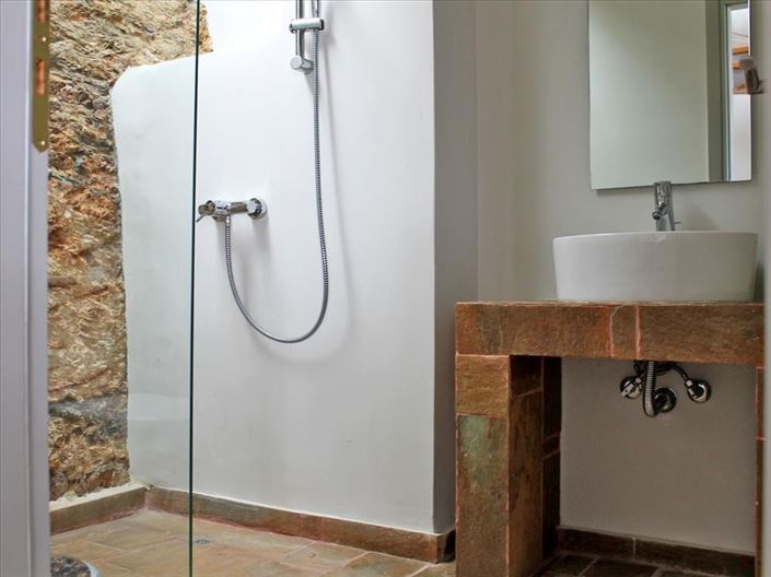 Image No.11-2 Bed Property for sale