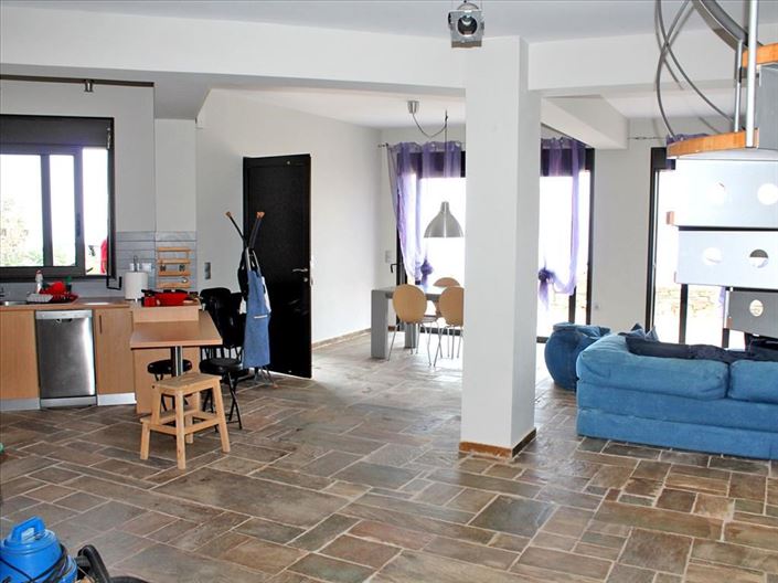 Image No.12-2 Bed Property for sale